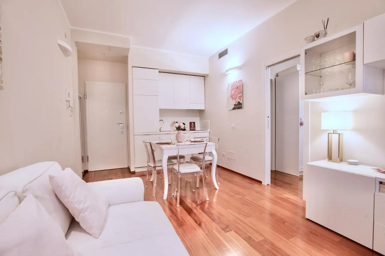 Easylife - Elegante Bilocale A Due Passi Dal Colorato Quartiere Di Porta Venezia Διαμέρισμα Μιλάνο
