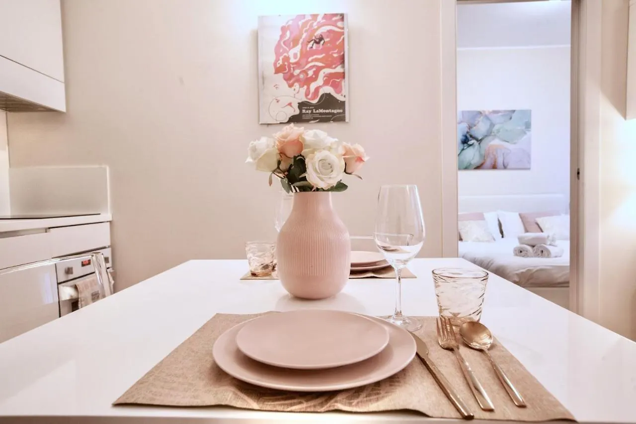 Easylife - Elegante Bilocale A Due Passi Dal Colorato Quartiere Di Porta Venezia Διαμέρισμα Μιλάνο
