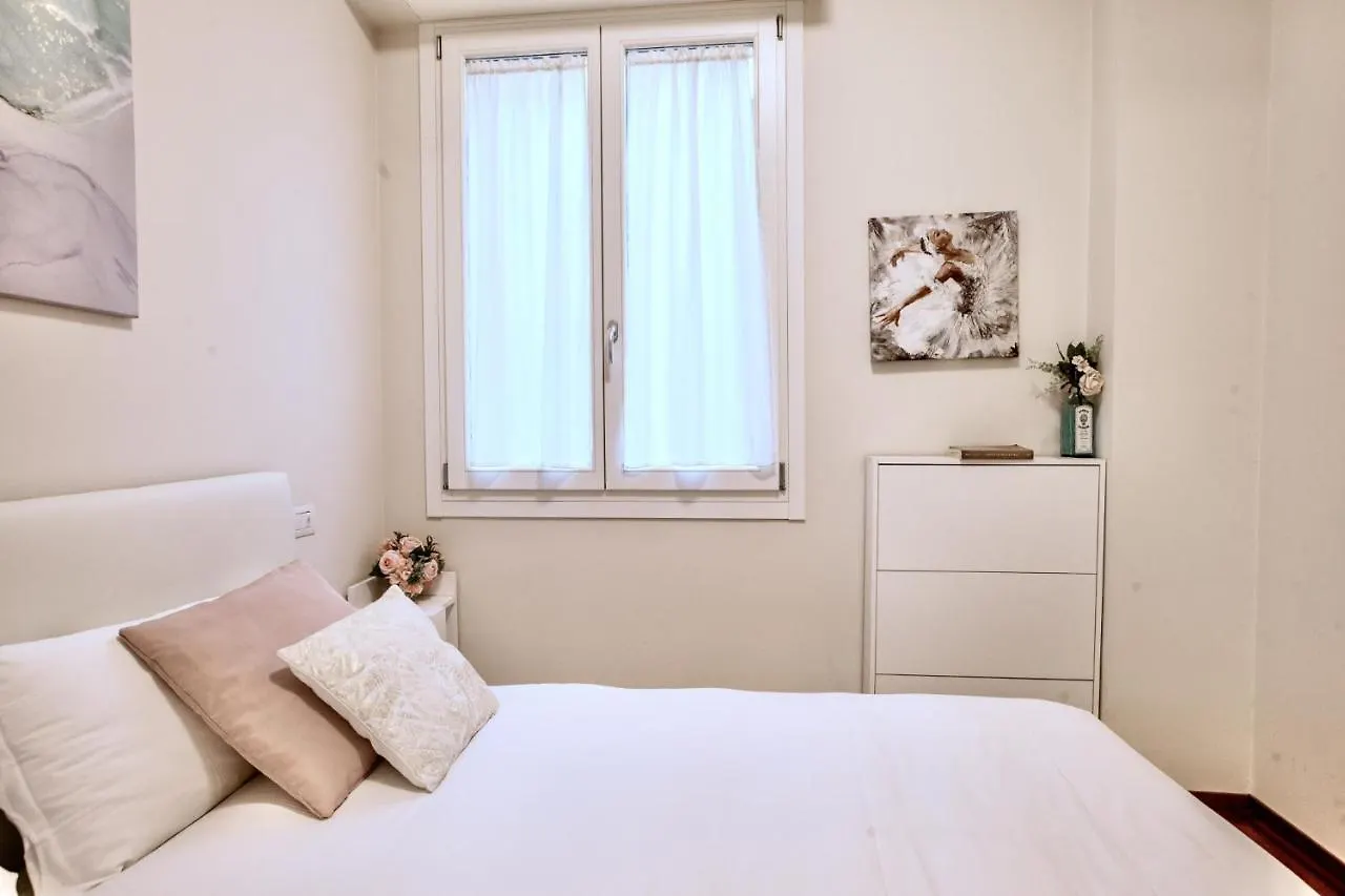 Easylife - Elegante Bilocale A Due Passi Dal Colorato Quartiere Di Porta Venezia Διαμέρισμα Μιλάνο